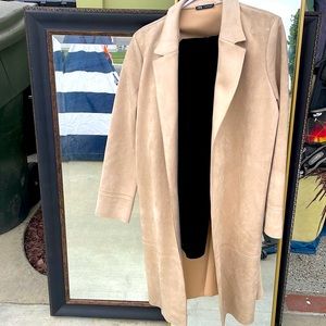 Tan Zara coat 🧥 in XL